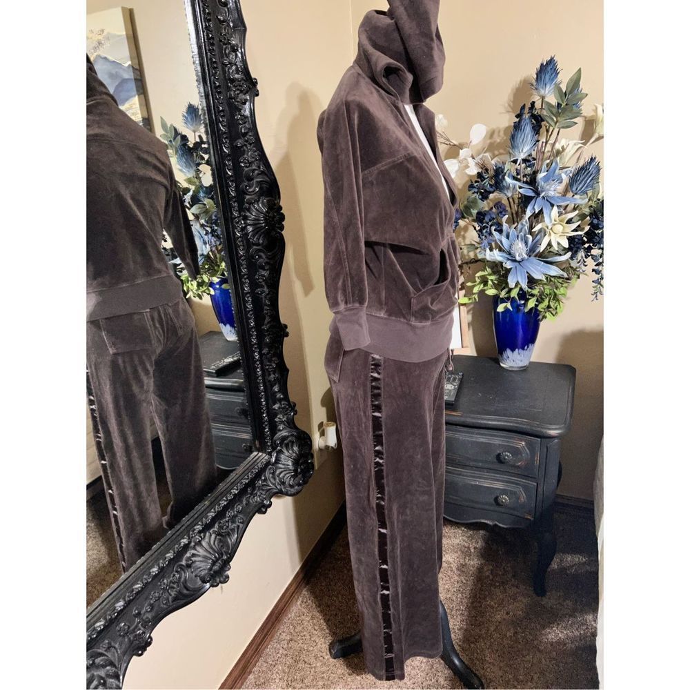 Plush & Lush Brown Velvet Hooded Casual Pant Set, Jog Set Size Small - Picture 2 of 4
